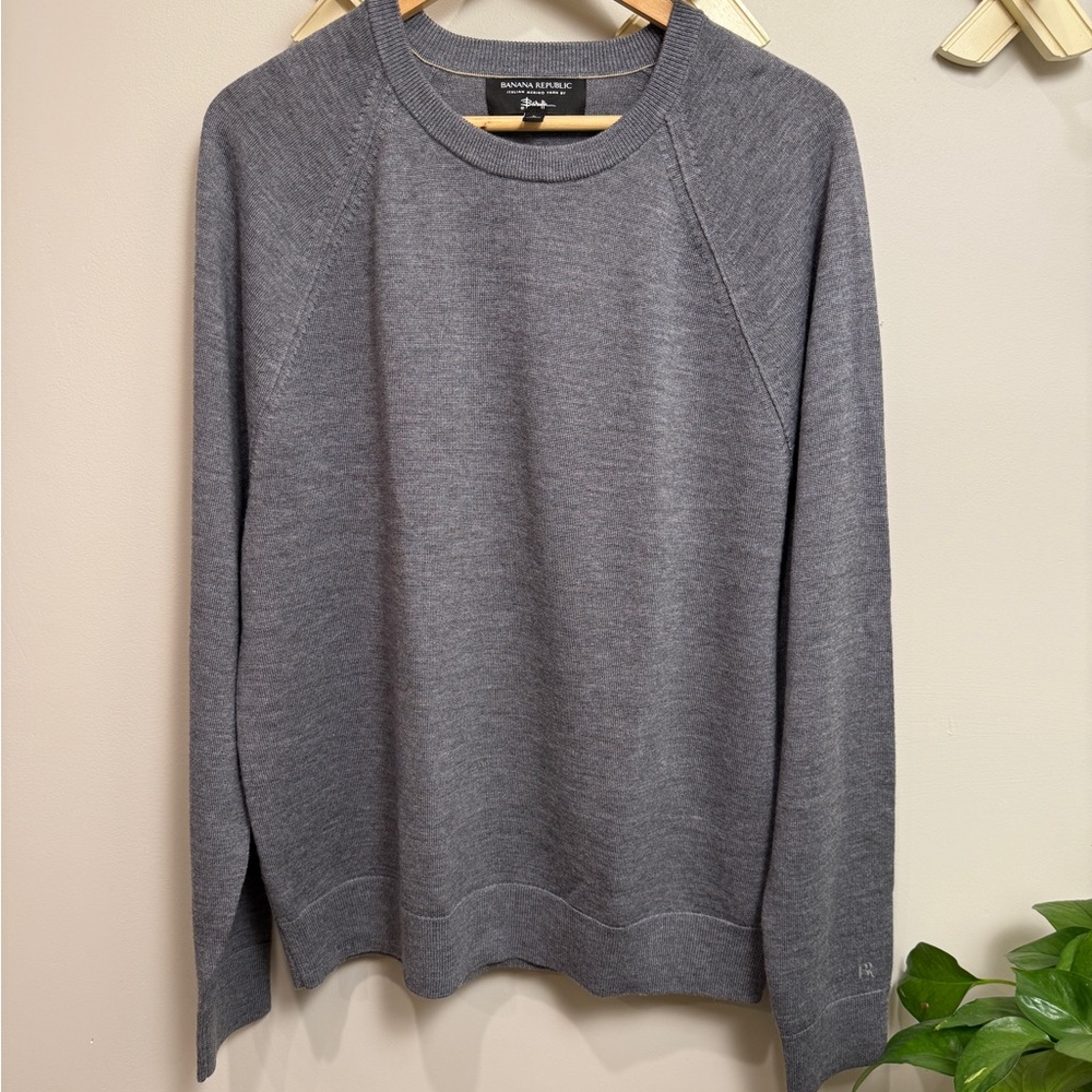 Banana Republic Men’s Merino Crew Neck Gray Sweater Size Large